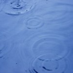 rain_falling_in_the_water